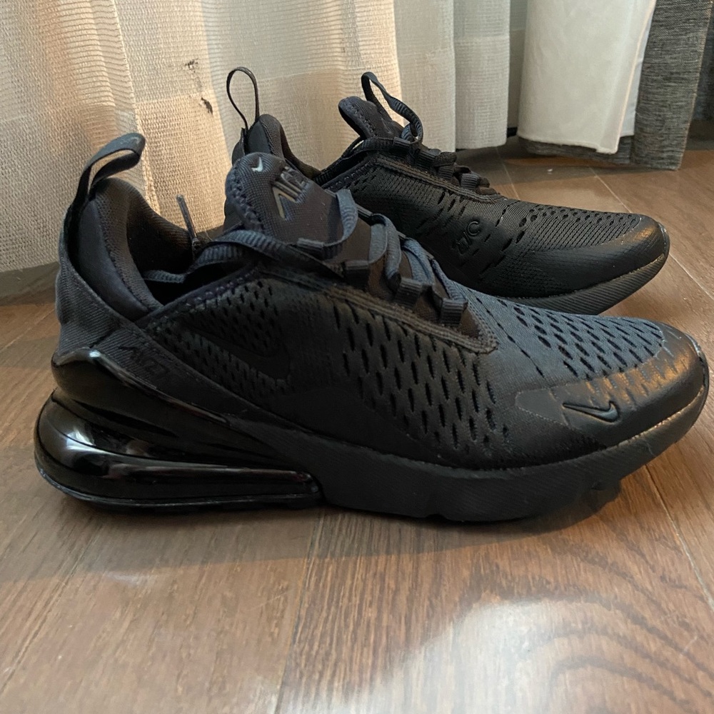 Nike Air Max 270 - New and Black Kids 5.5 Women’a 7